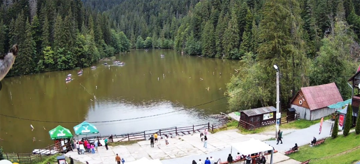 Lacul Rou un loc fara lege