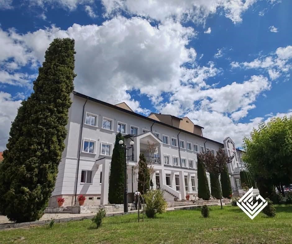 Primaria Toplita renovata energetic prin PNRR Receptia lucrarilor a fost finalizata